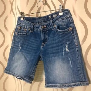 Miss Me denim shorts size 30. EUC